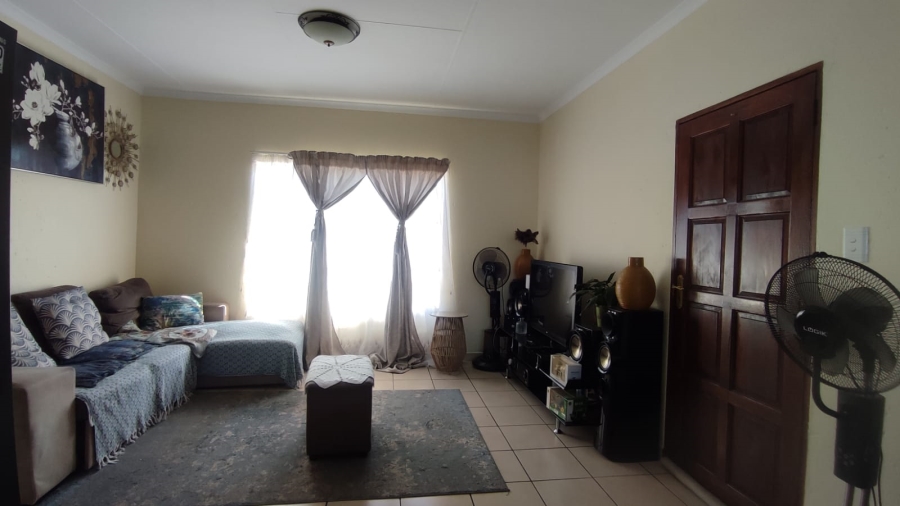 2 Bedroom Property for Sale in Waterval East North West